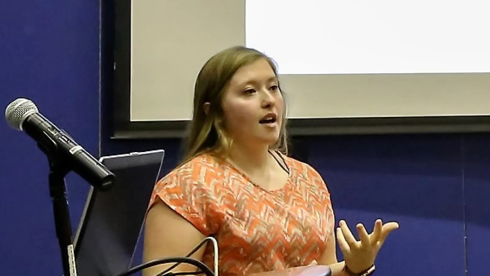 Samantha Goode presenting her three minute thesis