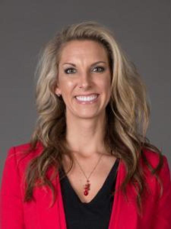 Nicole Sintov Headshot