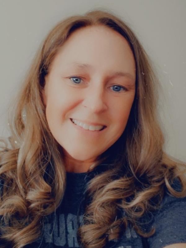 Mary Jones Headshot