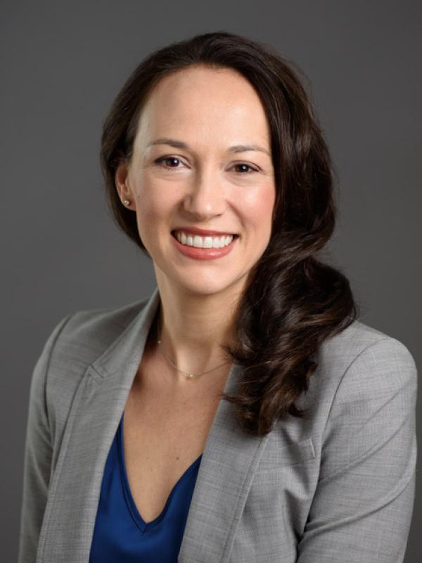 Kristen Lindquist headshot